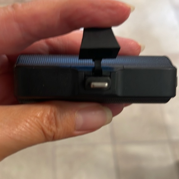 iWalk Docking iPhone portable charger - Picture 3 of 7